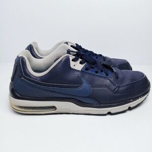 Nike Men's Navy Blue and White Low-Top Sneakers